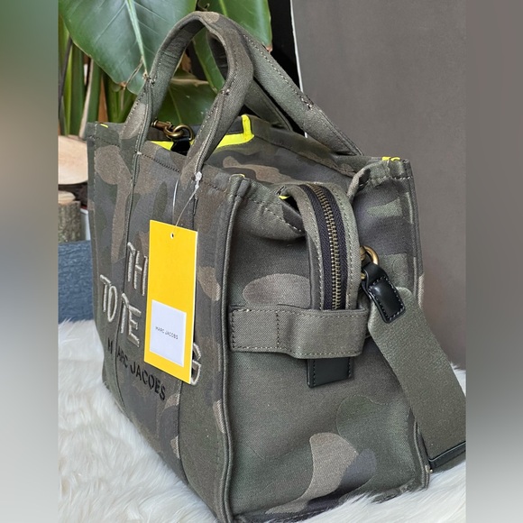 2S4HTT002H03 - Marc Jacobs The Camo Jacquard Medium Tote Bag - Picture 5 of 16